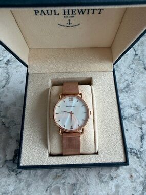 Rose Gold Mesh Women's Watch - Mother of Pearl Dial